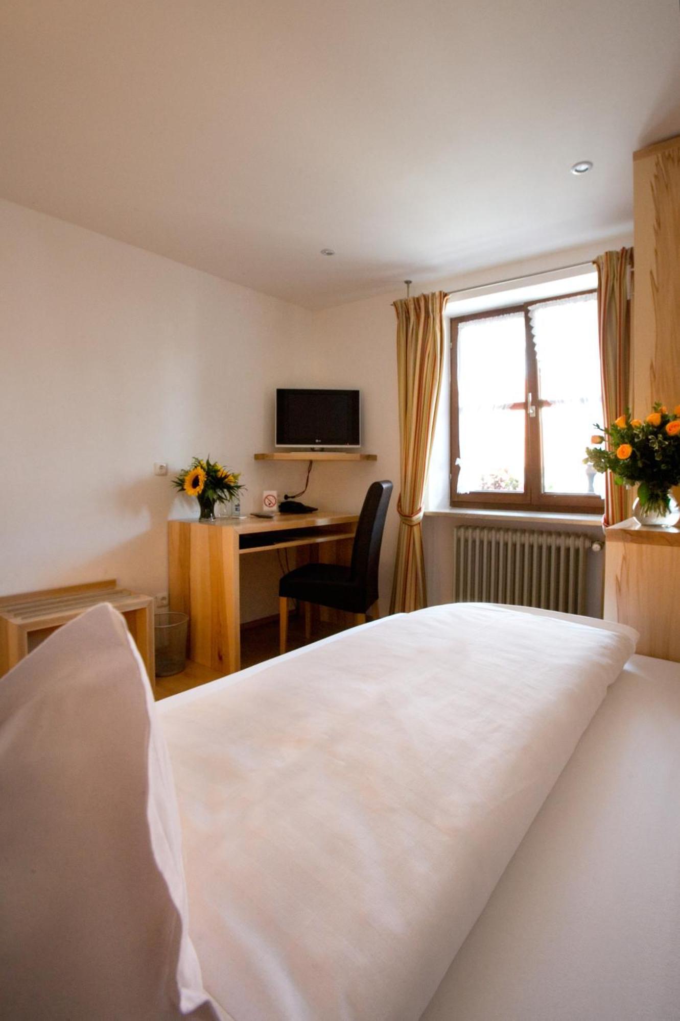 Boardinghouse Wadenspanner Altdorf  Exteriör bild