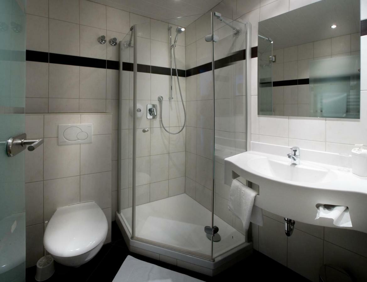 Boardinghouse Wadenspanner Altdorf  Exteriör bild